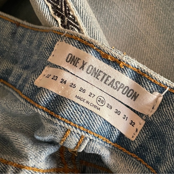 One x Teaspoon Women's Bell Bottom Light Blue Distressed Denim Jeans Size 28 - Picture 2 of 16